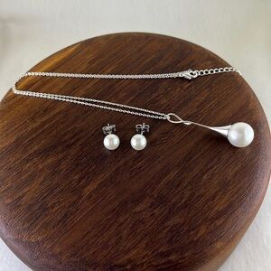 Elegant Silver Pearl Necklace and Earring Set